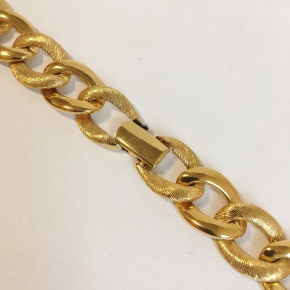 Napier Choker Link Chain Necklace Chunky Gold Tone Metal Smooth Textured Vintage - Picture 7 of 10